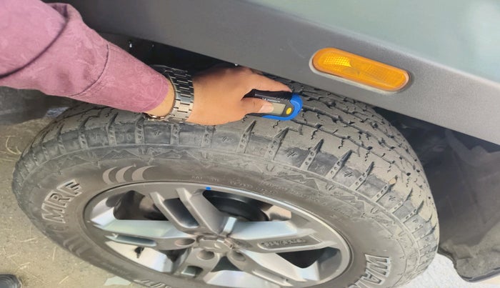 2022 Mahindra Thar LX HARD TOP 4WD MT, Diesel, Manual, 88,459 km, tyre