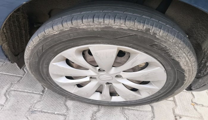 2017 Maruti Baleno DELTA PETROL 1.2, CNG, Manual, 1,86,000 km, tyre