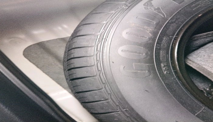 2021 KIA SELTOS HTX 1.5 PETROL, Petrol, Manual, 35,942 km, tyre