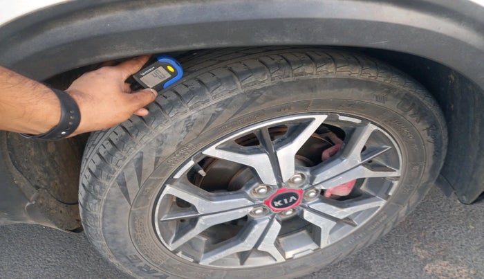 2021 KIA SELTOS GTX PLUS AT 1.5 DIESEL, Diesel, Automatic, 1,38,235 km, tyre