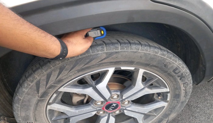 2021 KIA SELTOS GTX PLUS AT 1.5 DIESEL, Diesel, Automatic, 1,38,235 km, tyre