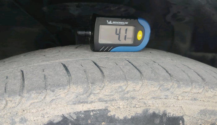 2015 Hyundai Elite i20 SPORTZ 1.4 CRDI, Diesel, Manual, 85,864 km, tyre