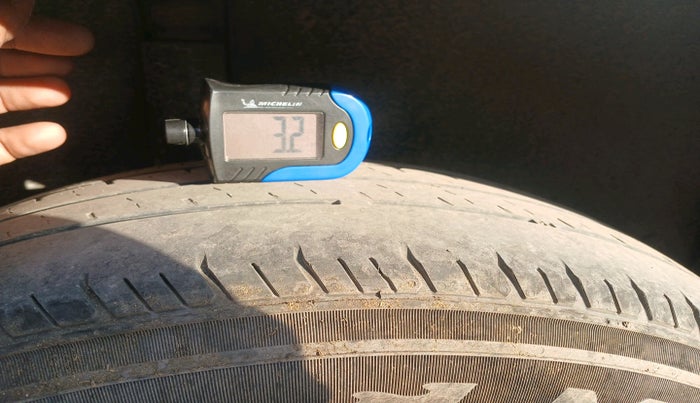 2011 Maruti Swift LDI, Diesel, Manual, 1,61,206 km, tyre