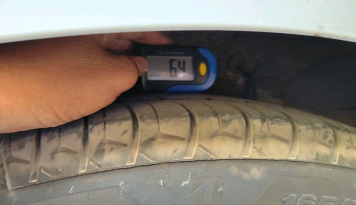 2015 Hyundai Xcent S 1.2, CNG, Manual, 2,69,565 km, tyre