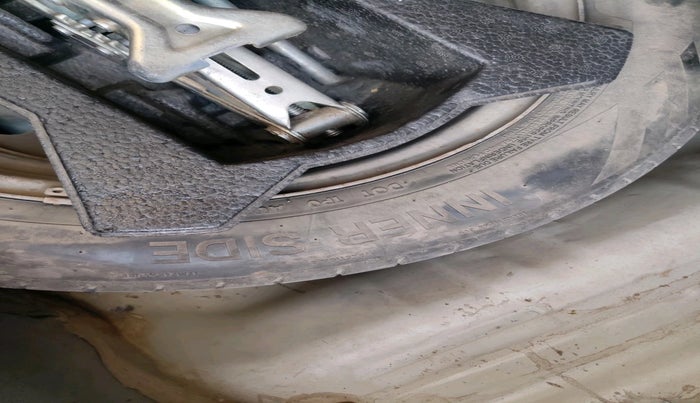 2014 Maruti Celerio VXI AMT, Petrol, Automatic, 1,16,685 km, tyre