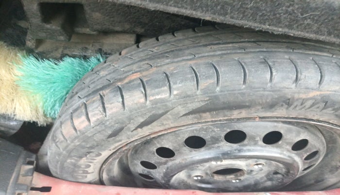 2013 Maruti Wagon R Stingray LXI, CNG, Manual, 88,366 km, tyre