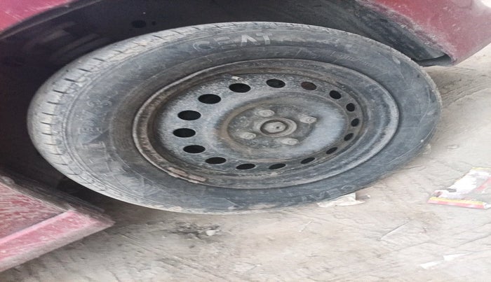 2013 Maruti Wagon R Stingray LXI, CNG, Manual, 88,366 km, tyre