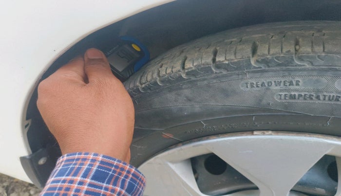 2016 Hyundai Xcent S 1.1 CRDI, Diesel, Manual, 1,00,211 km, tyre