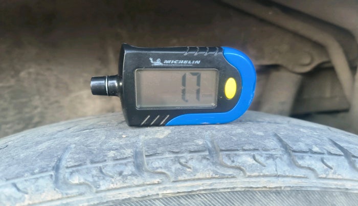 2010 Maruti Wagon R 1.0 LXI, Petrol, Manual, 1,02,269 km, tyre