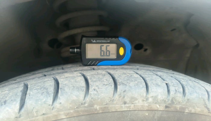 2010 Maruti Wagon R 1.0 LXI, Petrol, Manual, 1,02,269 km, tyre