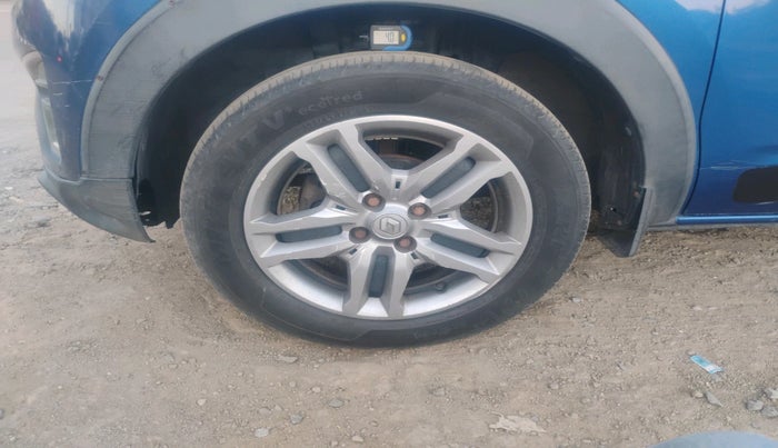 2020 Renault TRIBER RXZ, Petrol, Manual, 30,258 km, tyre