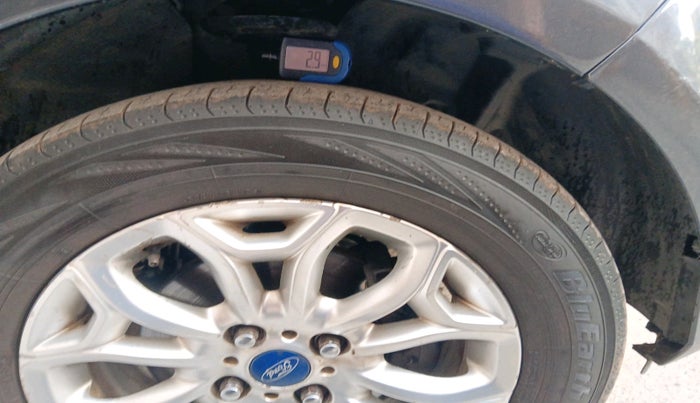 2014 Ford Ecosport TITANIUM 1.5L DIESEL, Diesel, Manual, 1,88,626 km, tyre