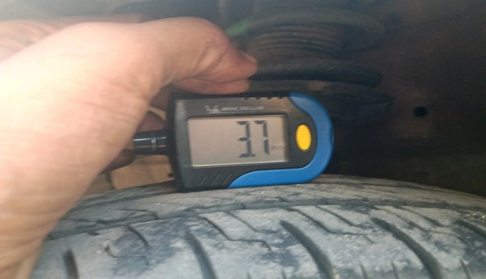 2014 Maruti Swift Dzire VDI, Diesel, Manual, 2,29,381 km, tyre