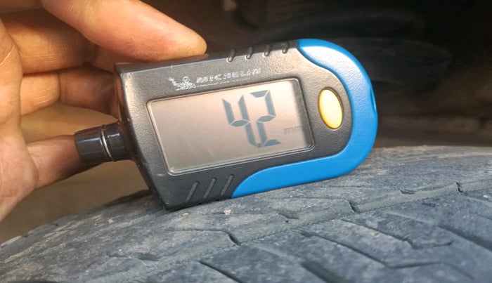 2014 Maruti Swift Dzire VDI, Diesel, Manual, 2,29,381 km, tyre