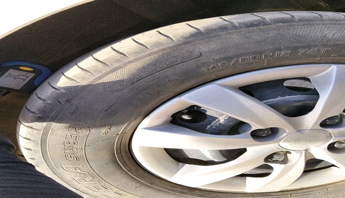 2012 Hyundai Eon ERA +, CNG, Manual, 1,19,933 km, tyre