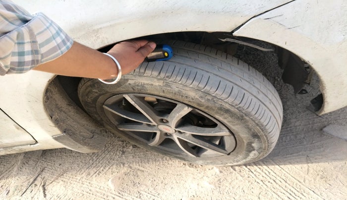 2016 Maruti Swift VXI O, CNG, Manual, 1,15,456 km, tyre