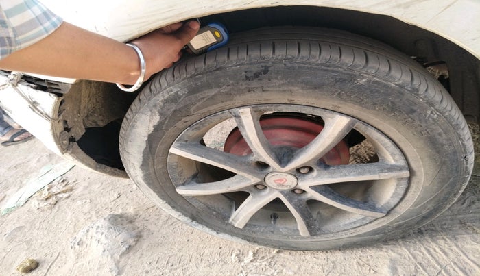 2016 Maruti Swift VXI O, CNG, Manual, 1,15,456 km, tyre