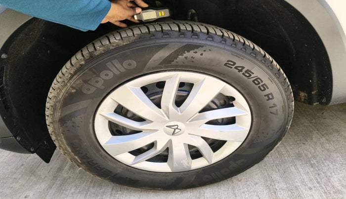 2025 Mahindra SCORPIO-N Z4 PETROL MT 7 STR (E), Petrol, Manual, 8,097 km, tyre