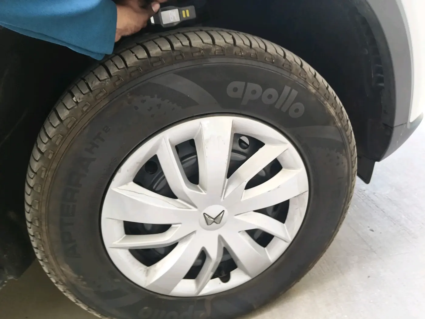 2025 Mahindra SCORPIO-N Z4 PETROL MT 7 STR (E), Petrol, Manual, 8,097 km, tyre