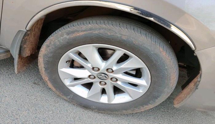 2018 Toyota Innova Crysta 2.4 G 8 STR, Diesel, Manual, 90,959 km, tyre