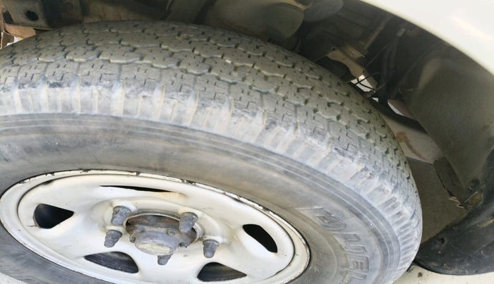 2011 Tata Safari 4X2 EX DICOR 2.2 VTT, Diesel, Manual, 85,694 km, tyre