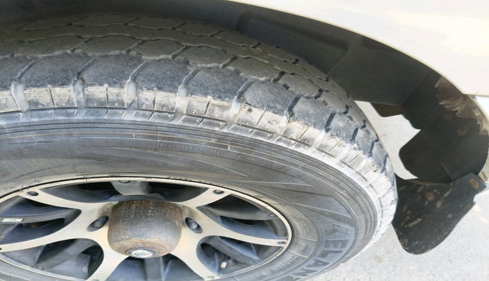 2011 Tata Safari 4X2 EX DICOR 2.2 VTT, Diesel, Manual, 85,694 km, tyre