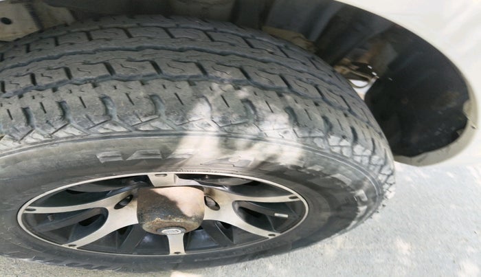 2011 Tata Safari 4X2 EX DICOR 2.2 VTT, Diesel, Manual, 85,694 km, tyre