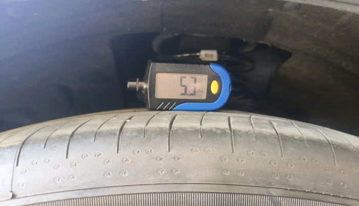 2023 Mahindra XUV700 AX 7 P MT 7 STR, Petrol, Manual, 9,537 km, tyre