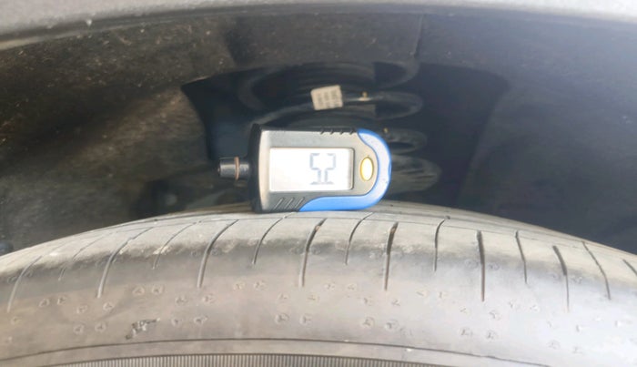 2023 Mahindra XUV700 AX 7 P MT 7 STR, Petrol, Manual, 9,537 km, tyre