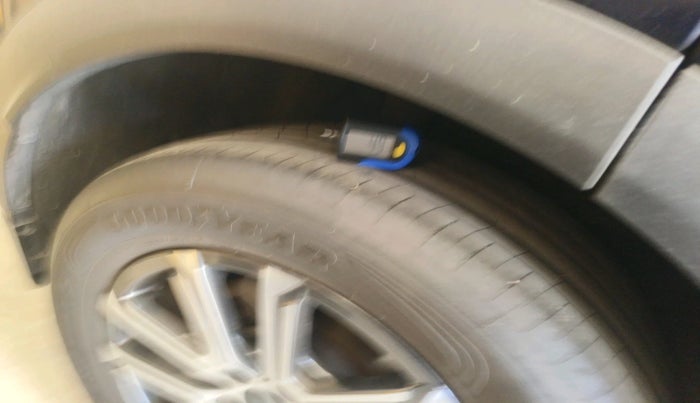 2023 Mahindra XUV700 AX 7 P MT 7 STR, Petrol, Manual, 9,537 km, tyre