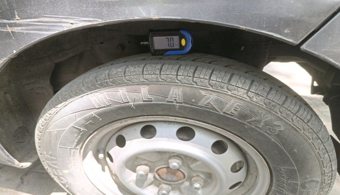 2016 Hyundai Eon ERA PLUS (O), Petrol, Manual, 50,076 km, tyre