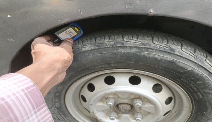 2016 Hyundai Eon ERA PLUS (O), Petrol, Manual, 50,076 km, tyre