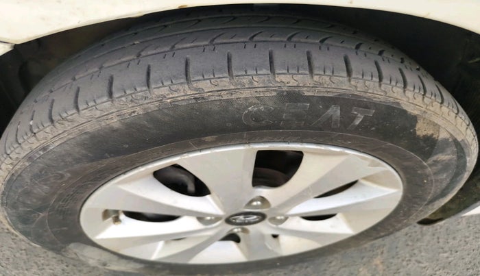 2016 Hyundai Verna FLUIDIC 4S 1.6 VTVT S AT, Petrol, Automatic, 1,05,638 km, tyre