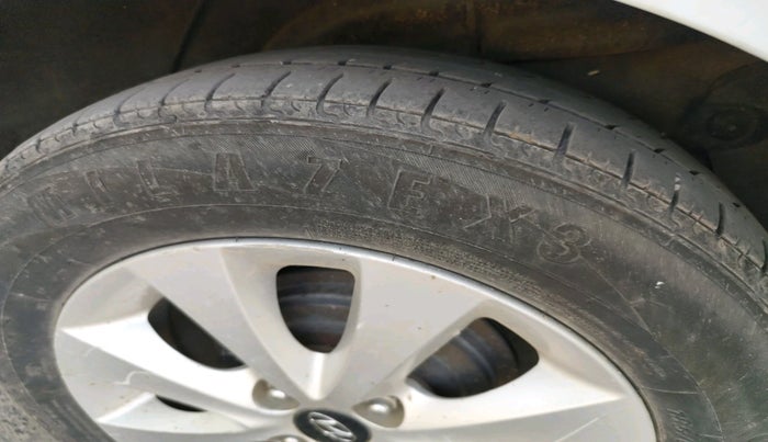 2016 Hyundai Verna FLUIDIC 4S 1.6 VTVT S AT, Petrol, Automatic, 1,05,638 km, tyre