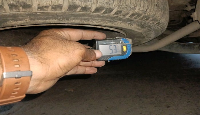 2017 Mahindra XUV500 W6 AT 1.99, Diesel, Automatic, 1,44,693 km, tyre