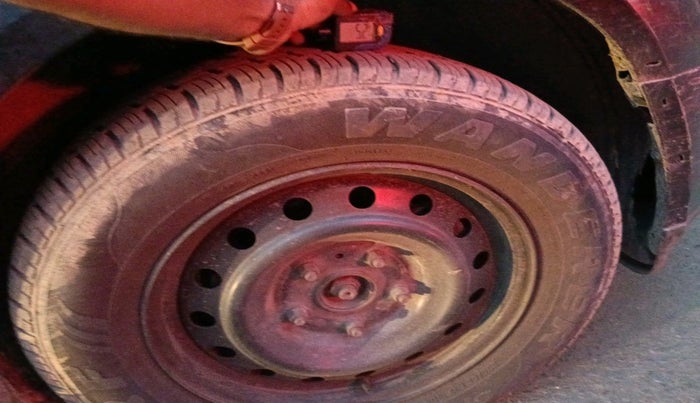 2017 Mahindra XUV500 W6 AT 1.99, Diesel, Automatic, 1,44,693 km, tyre