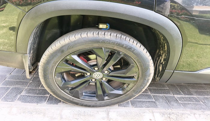 2024 MG HECTOR Sharp Pro Blackstorm 1.5 Turbo CVT, Petrol, Automatic, 16,398 km, tyre