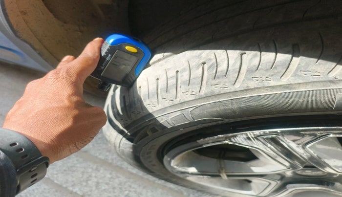 2021 Renault Kiger RXT AMT, Petrol, Automatic, 68,331 km, tyre