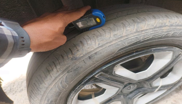 2021 Renault Kiger RXT AMT, Petrol, Automatic, 68,331 km, tyre