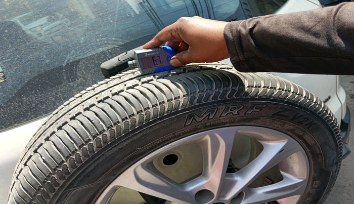 2020 Ford Ecosport TITANIUM 1.5L DIESEL, Diesel, Manual, 1,11,653 km, tyre