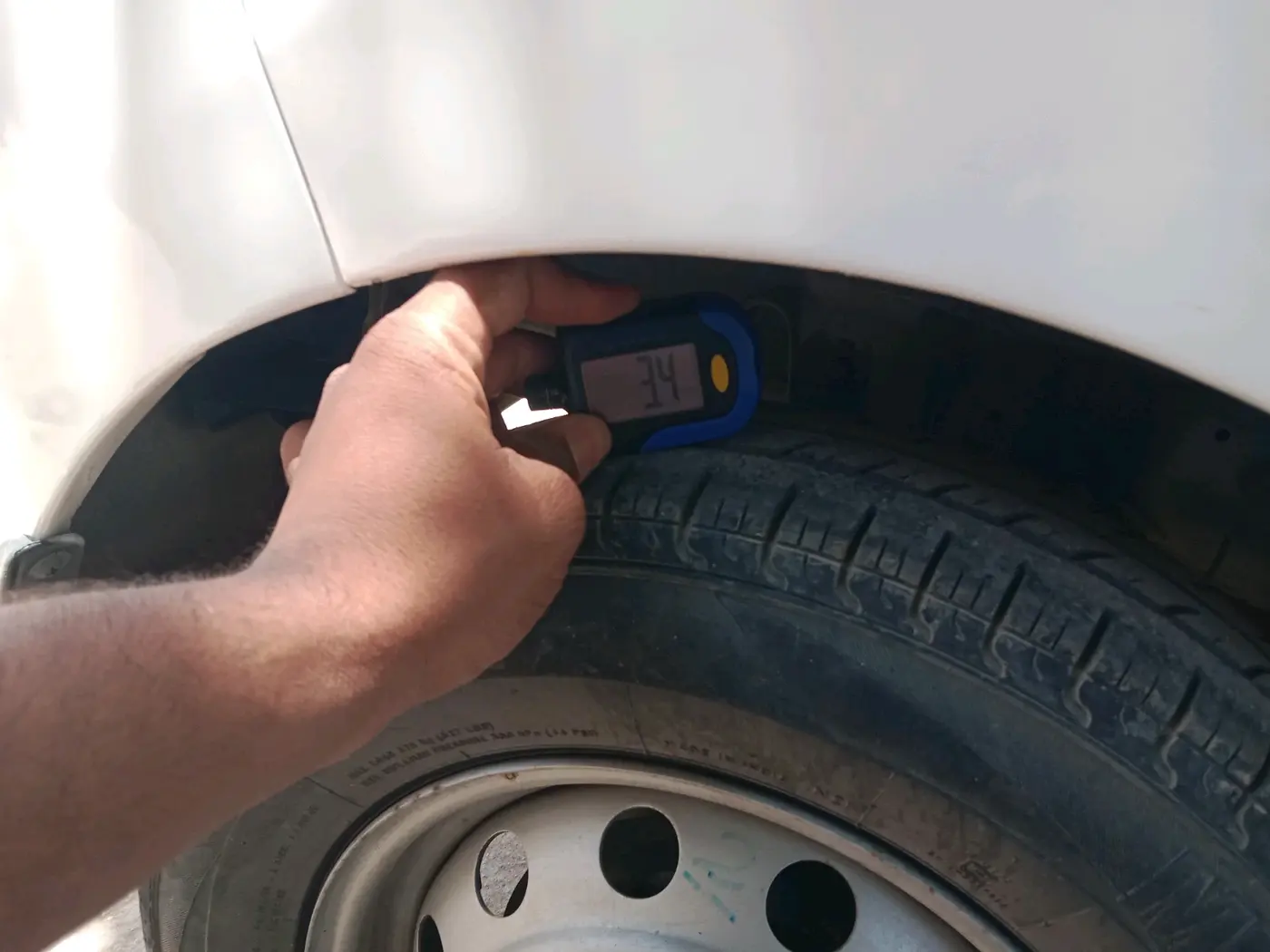 2015 Hyundai Eon ERA +, Petrol, Manual, 26,542 km, tyre