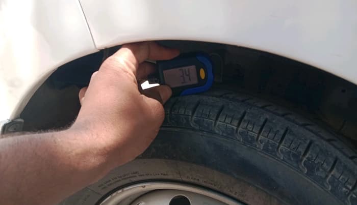 2015 Hyundai Eon ERA +, Petrol, Manual, 25,300 km, tyre