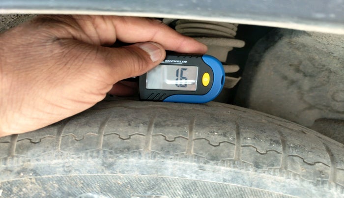 2021 Renault Kwid RXT 1.0 (O), Petrol, Manual, 45,091 km, tyre