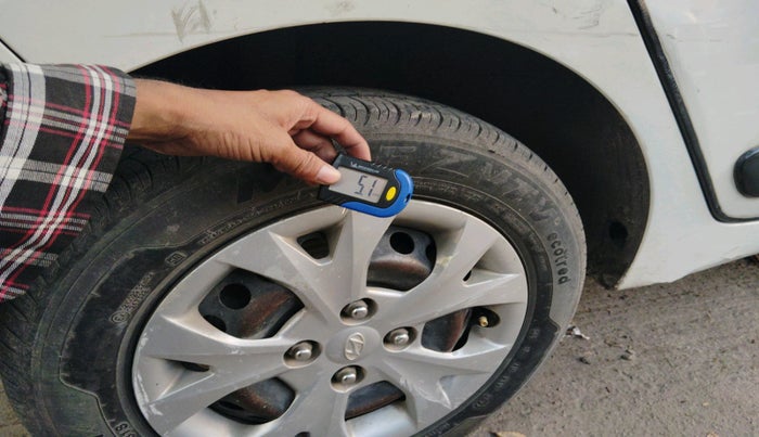 2015 Hyundai Grand i10 MAGNA 1.2 KAPPA VTVT, CNG, Manual, 96,248 km, tyre