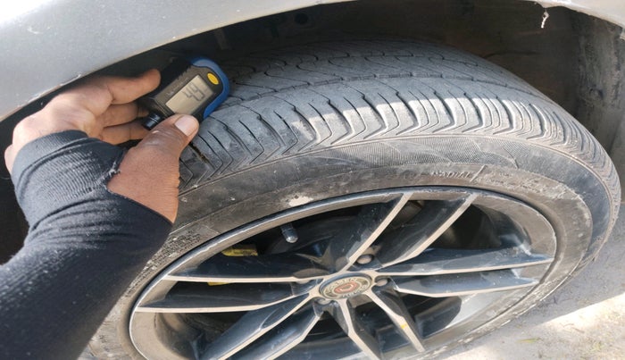 2016 Maruti Swift ZXI, Petrol, Manual, 72,793 km, tyre