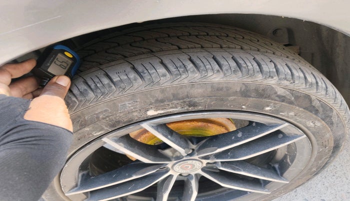 2016 Maruti Swift ZXI, Petrol, Manual, 72,793 km, tyre