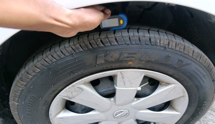 2011 Nissan Sunny XL, Petrol, Manual, 38,387 km, tyre