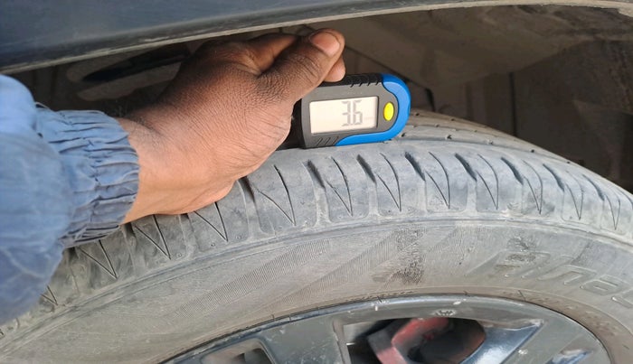 2018 Maruti Vitara Brezza ZDI PLUS DUAL TONE, Diesel, Manual, 84,815 km, tyre