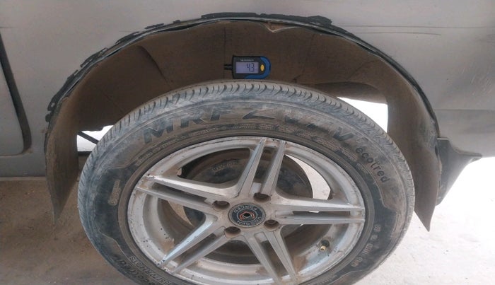 2019 Maruti Eeco 5 STR WITH A/C+HTR CNG, CNG, Manual, 2,44,124 km, tyre