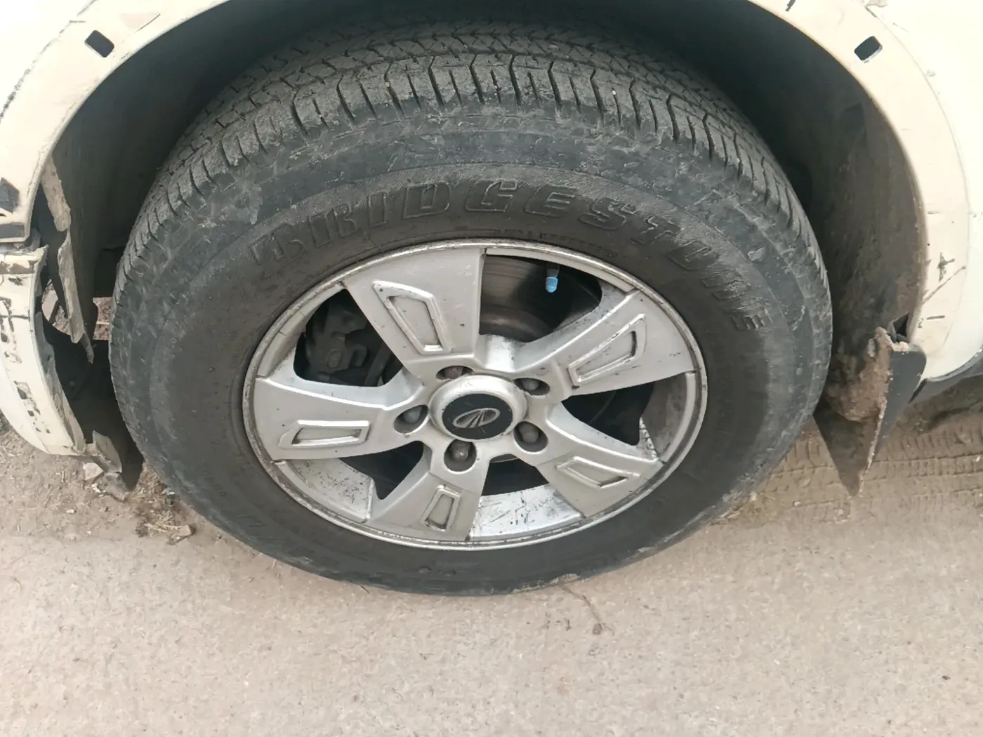 2012 Mahindra XUV500 W8, Diesel, Manual, 2,30,066 km, tyre